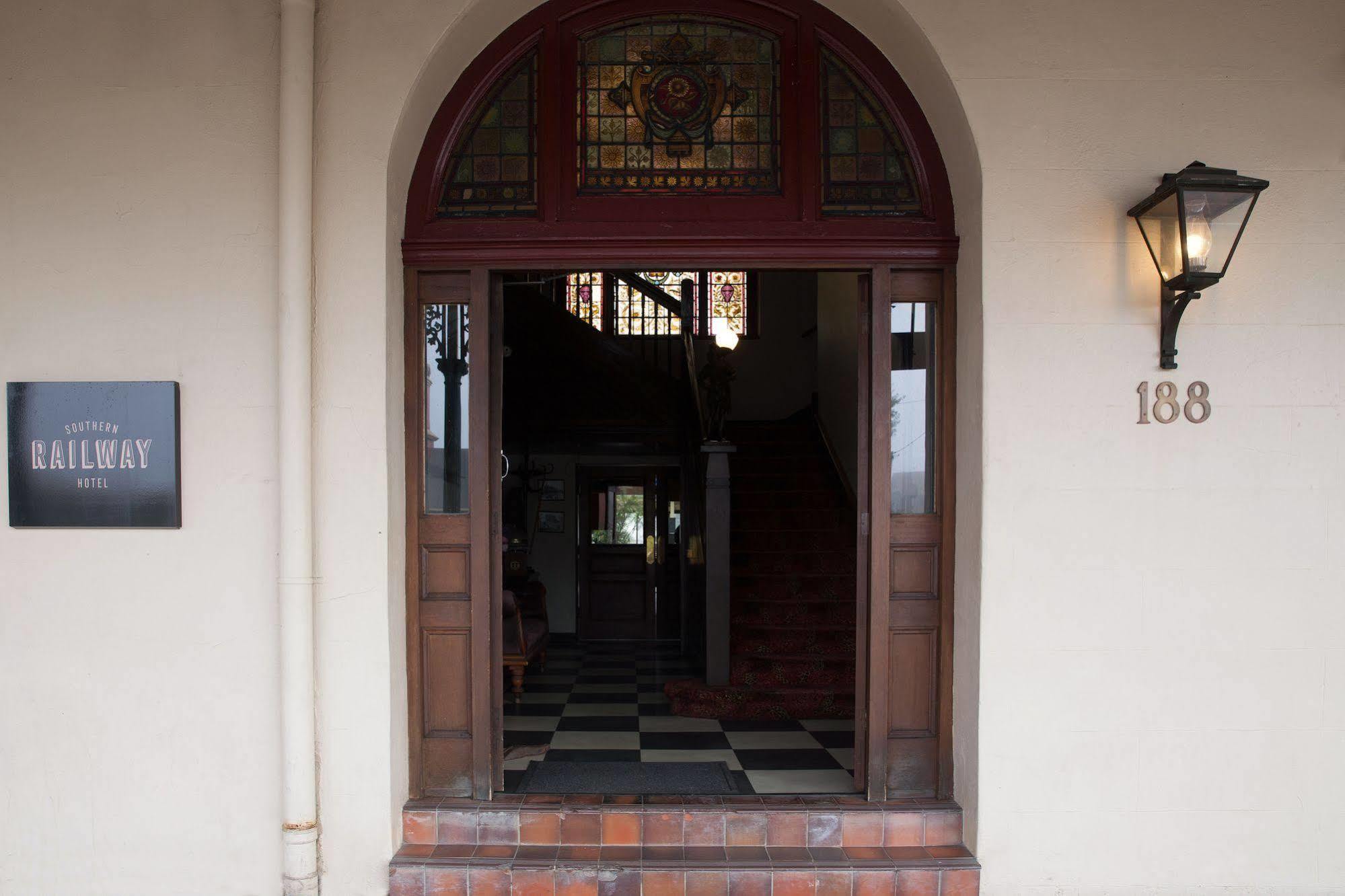 Southern Railway Hotel Goulburn Bagian luar foto